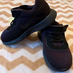Black Nike Toddler Gym Shoe